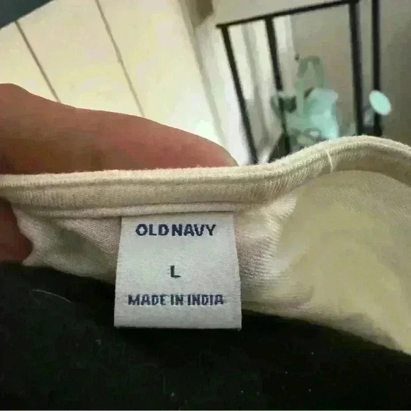 Old Navy Tops B06 - Picture 2 of 5